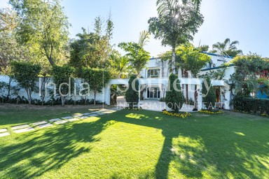 New Delhi, Delhi India  Price Price Upon Request Bedrooms 9 Bathrooms 9 Full Exterior 2.65 Acre(s)